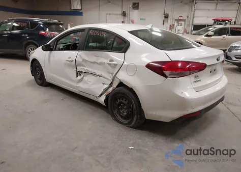 2018 Kia Forte Lx z USA, uszkodzony, nr VIN 3KPFK4A70JE213837